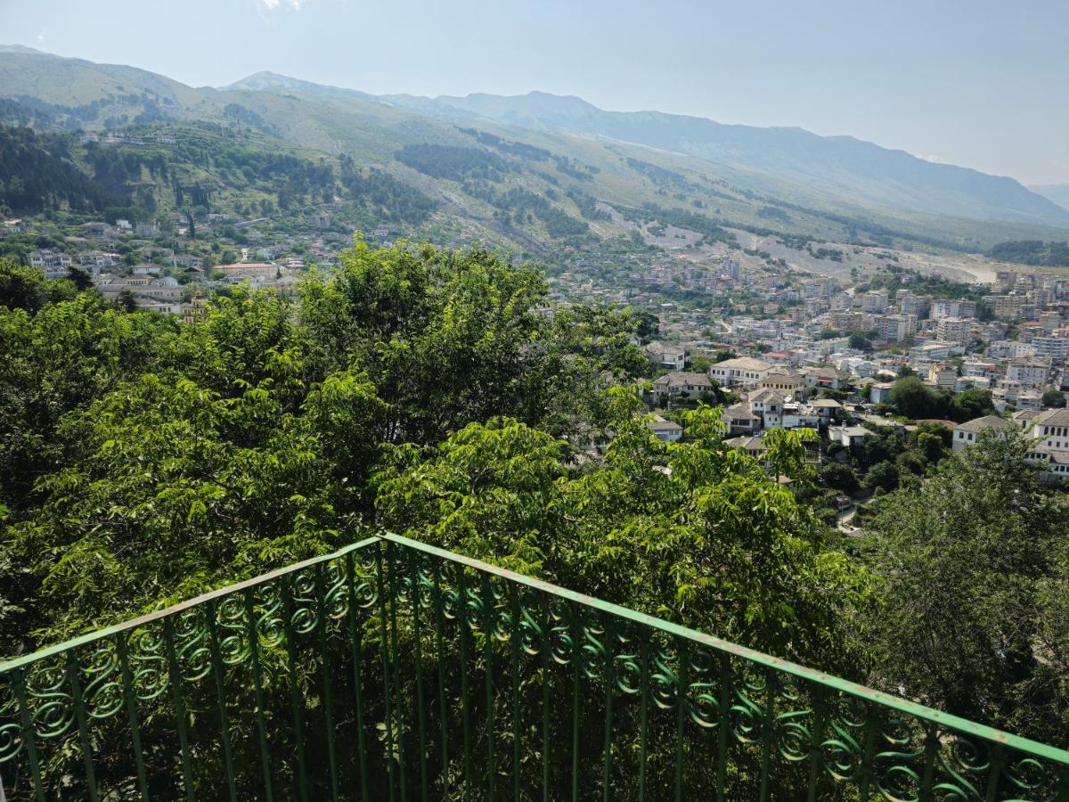 Traditional House Shapllo Gjirokastër Exterior foto